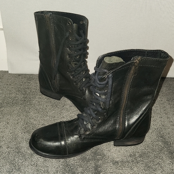 Steve Madden Troopa Black Leather Booties Size 7.5 - Picture 2 of 8